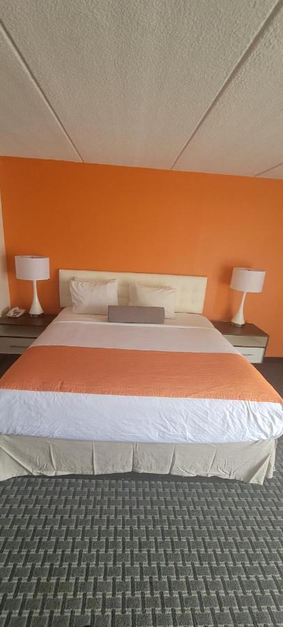 Howard Johnson By Wyndham Hotel